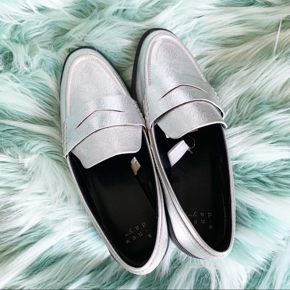 Metallic silver penny loafers - Picture 3 of 7